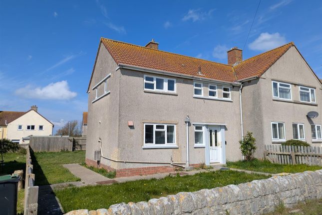 3 bed property, in Pound Piece, £200,000