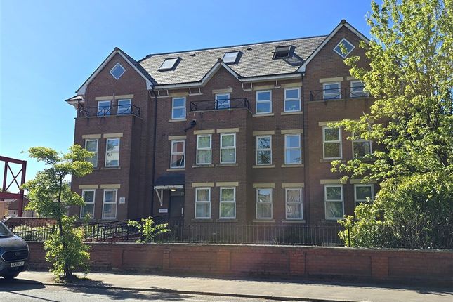 1 bed property, in Wilbraham Road, £110,000