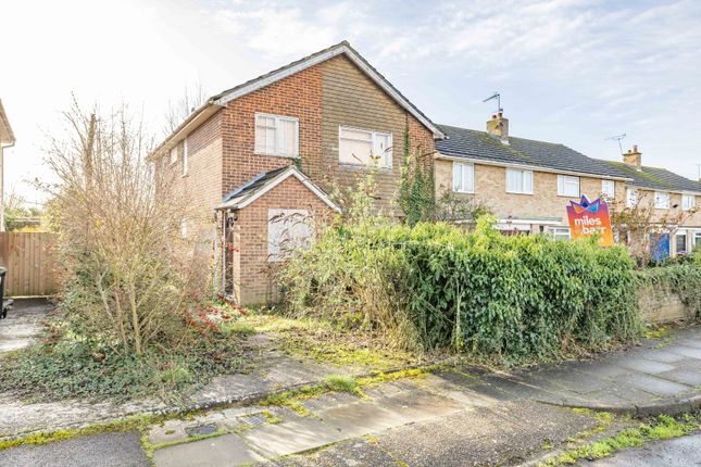 5 bed property, in Brockenhurst Close, £350,000