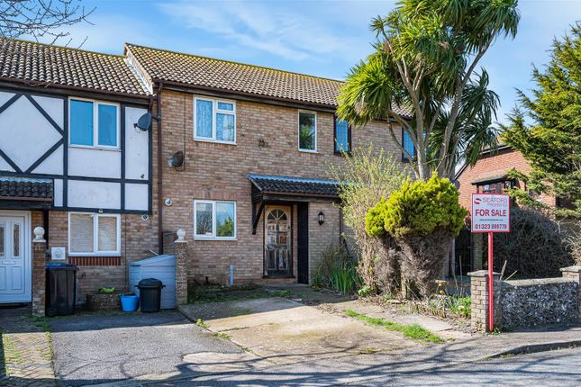 3 bed property, in The Peverels, £250,000