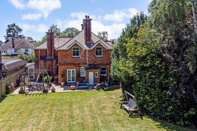 4 bed property, in Barlax New Park Road, £1,500,000