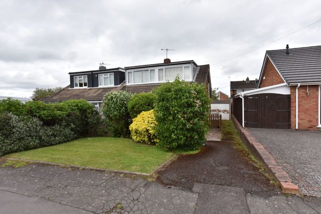 3 bed property, in Kingswinford, £130,000