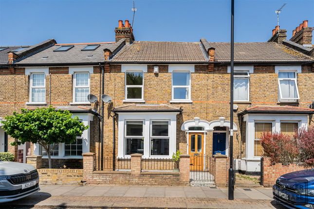 3 bed property, in Gordon Road, £600,000