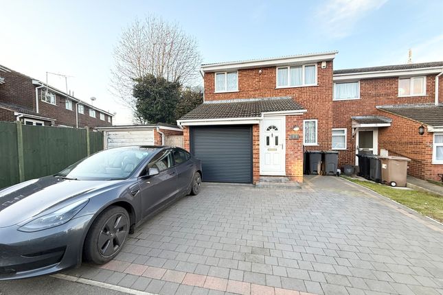 3 bed property, in Dunsmore Road, £325,000