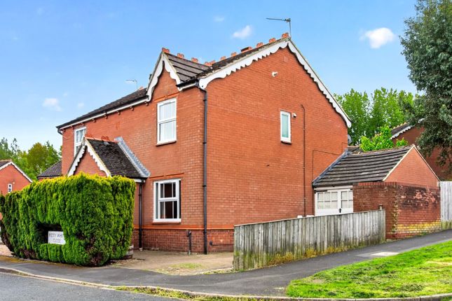 3 bed property, in Petty Whin Close, £290,000