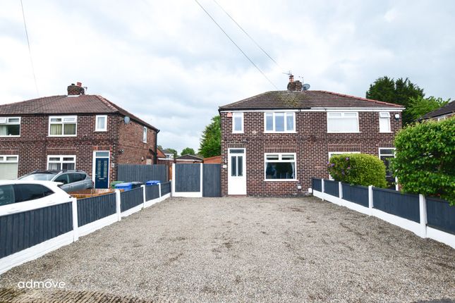 2 bed property, in Alder Road, £240,000