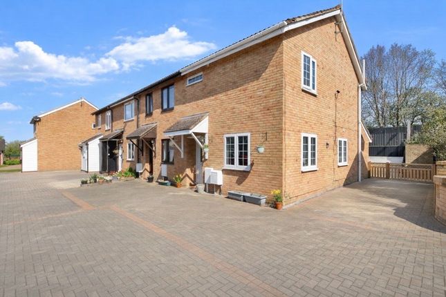 3 bed property, in Long Beech, £290,000