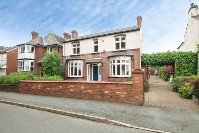 3 bed property, in Perrins Lane, £350,000