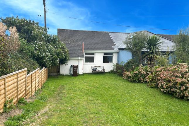 2 bed property, in Castle Drive, £279,000