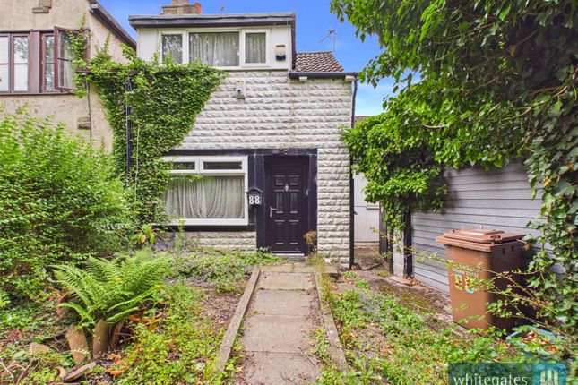 2 bed property, in Bradford Road, £105,000