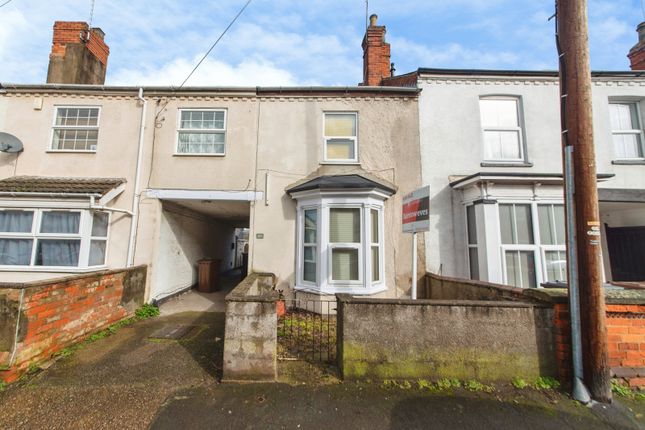4 bed property, in Newland Street West, £230,000
