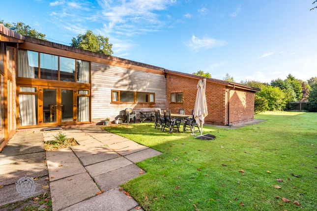 4 bed property, in Chatsworth Road, £975,000