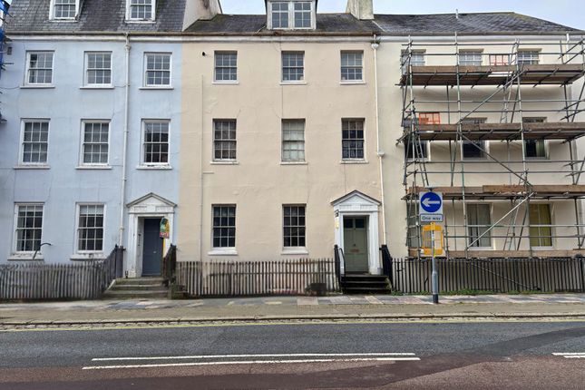 1 bed property, in 54 Durnford Street, £110,000