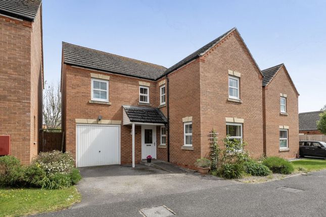 4 bed property, in Bremridge Close, £500,000