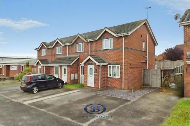 2 bed property, in Sandy Lane, £145,000