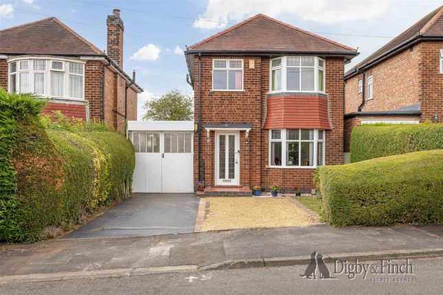 3 bed property, in Thomas Avenue, £350,000