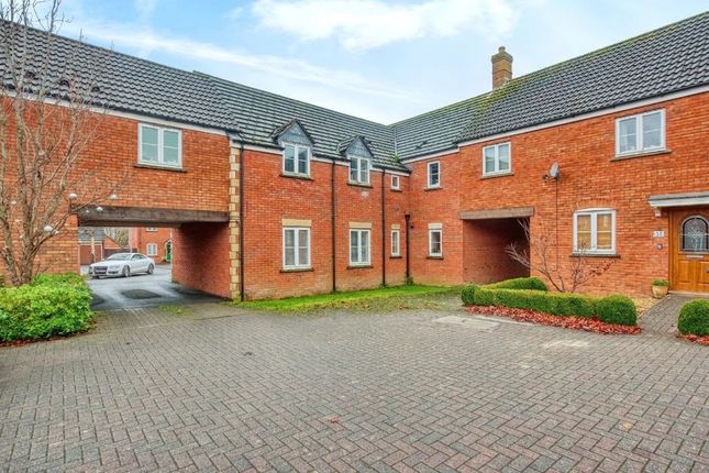 1 bed property, in Hawks Rise, £110,000