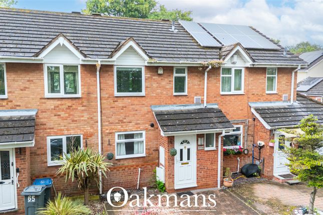 2 bed property, in York Close, £260,000