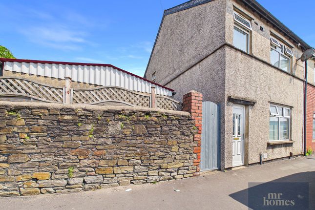 3 bed property, in Ninian Park Road, £250,000