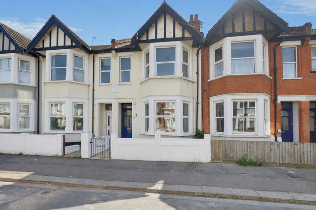 4 bed property, in Burdett Avenue, £350,000