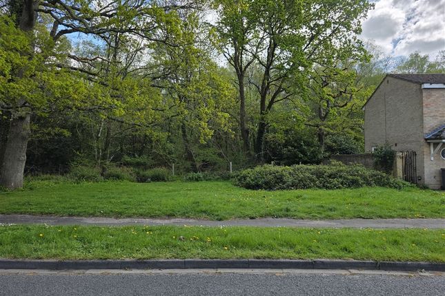 Land, in Bracken Road, £25,000
