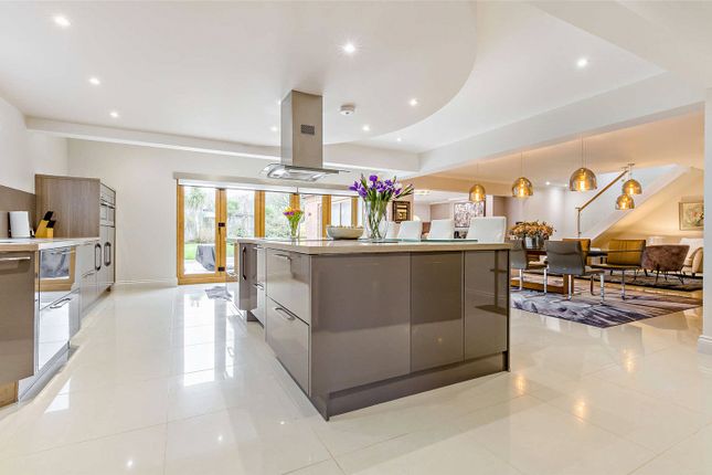 4 bed property, in Brick Kiln Road, £750,000
