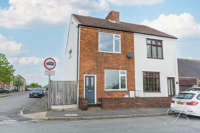 2 bed property, in Oxcroft Lane, £190,000