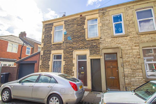 3 bed property, in Henderson Street, £65,000