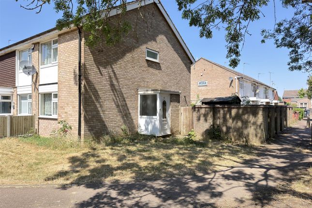 2 bed property, in Archer Close, £210,000