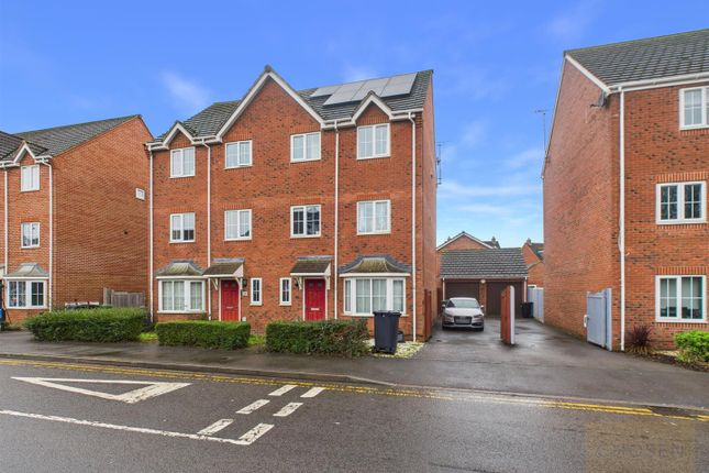 5 bed property, in Thatcham Avenue Kingsway, £315,000