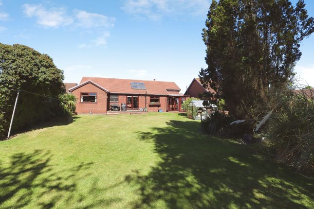 3 bed property, in Ryecroft Gardens, £350,000