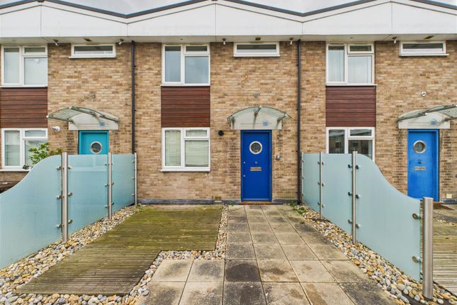 2 bed property, in The Vineyards, £150,000