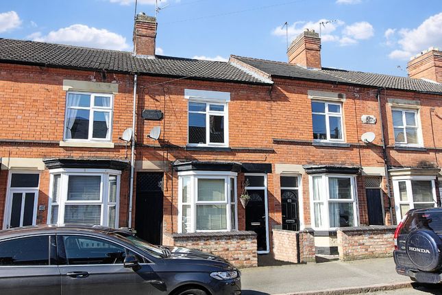 2 bed property, in Clifford Street, £185,000