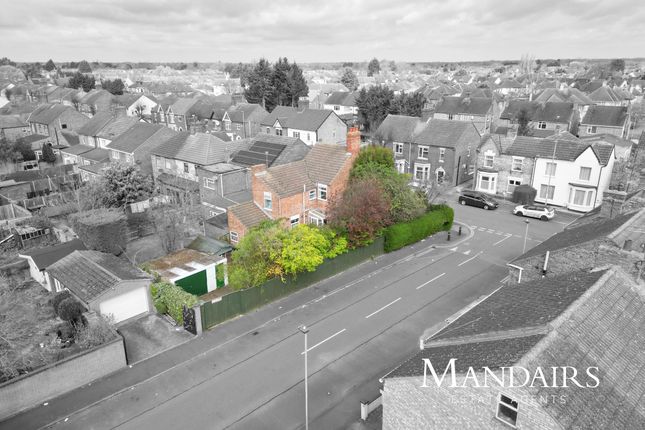 3 bed property, in Alexandra Road, £240,000