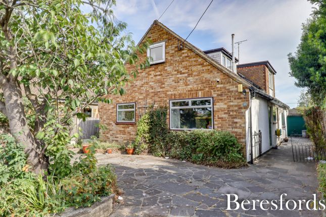 3 bed property, in Crow Green Road, £550,000