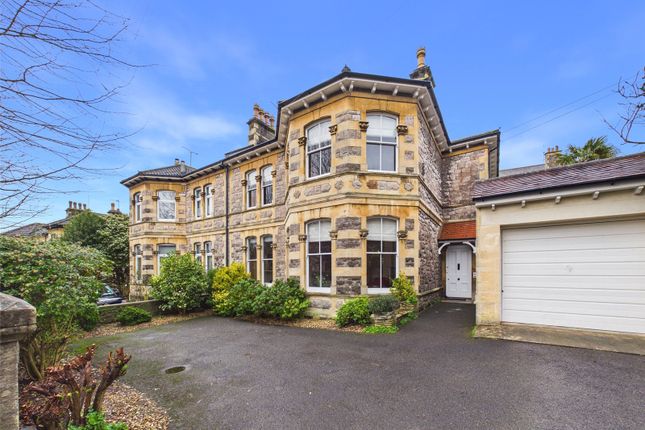 2 bed property, in Stafford Place, £250,000