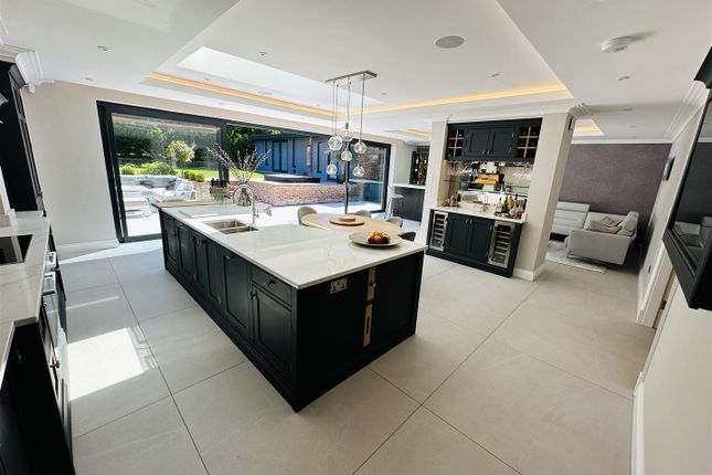 5 bed property, in The Green, £1,000,000
