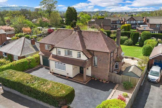 5 bed property, in Heathdale, £690,000
