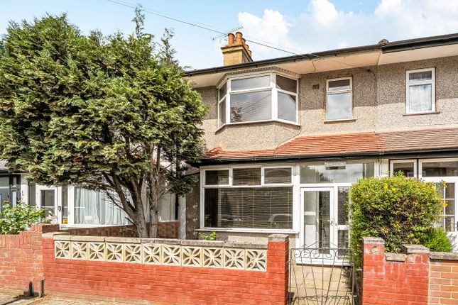 3 bed property, in Gaston Road, £475,000