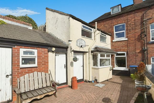 3 bed property, in John Street, £160,000