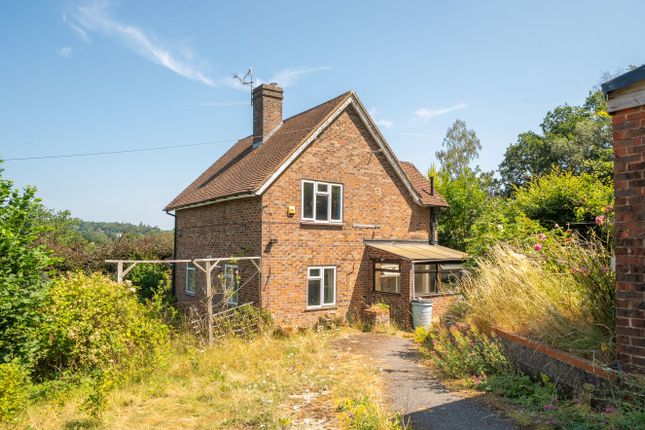 3 bed property, in Upper School Drive, £500,000