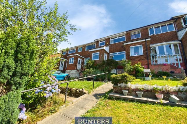 3 bed property, in Broadhill Road, £200,000