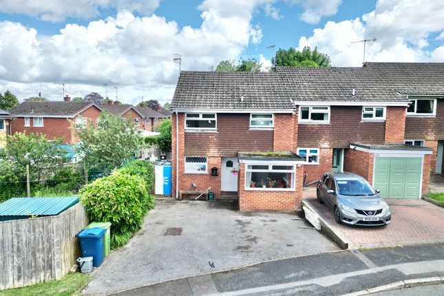 3 bed property, in Bishops Court, £290,000