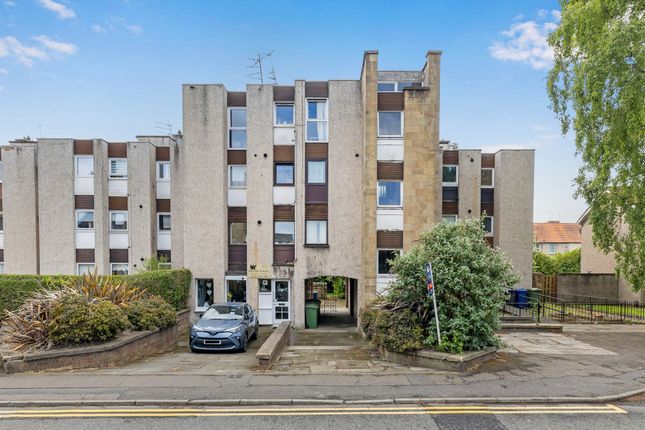 2 bed property, in 44/5 Saint Andrew Street, £135,000
