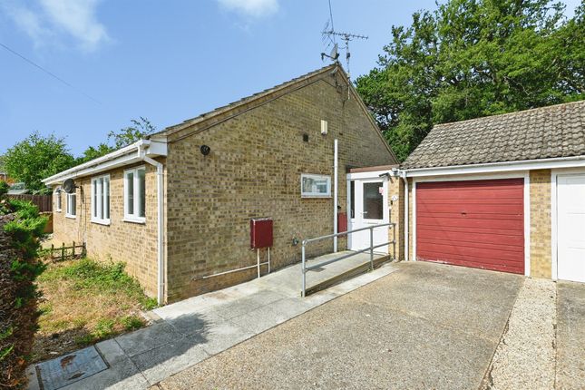 2 bed property, in Hadley Crescent, £170,000