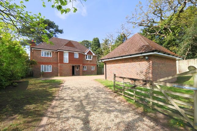 5 bed property, in Oaks Lane, £1,100,000