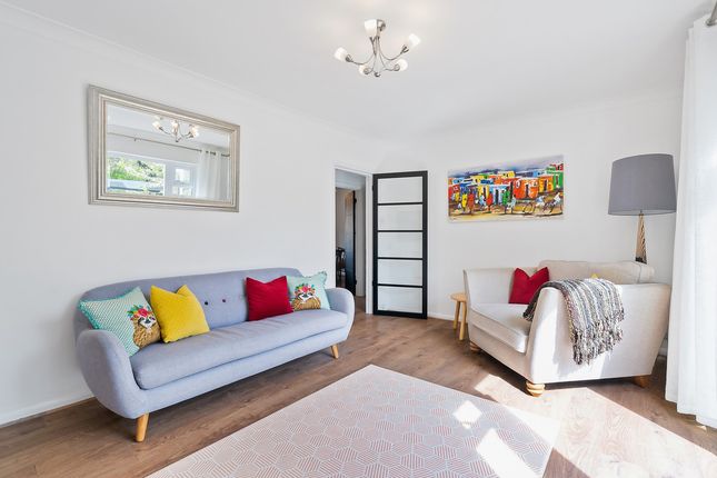 4 bed property, in Fontmell Park, £750,000