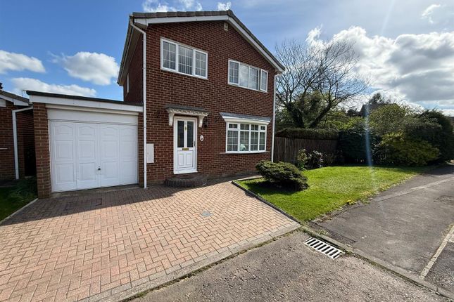 3 bed property, in Ely Close, £209,995