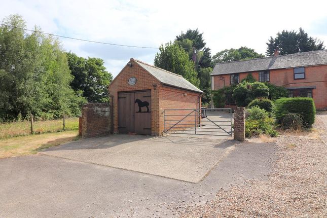 4 bed property, in Sharpenhoe Road, £485,000