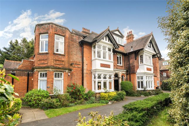 2 bed property, in Camden Park Road, £495,000